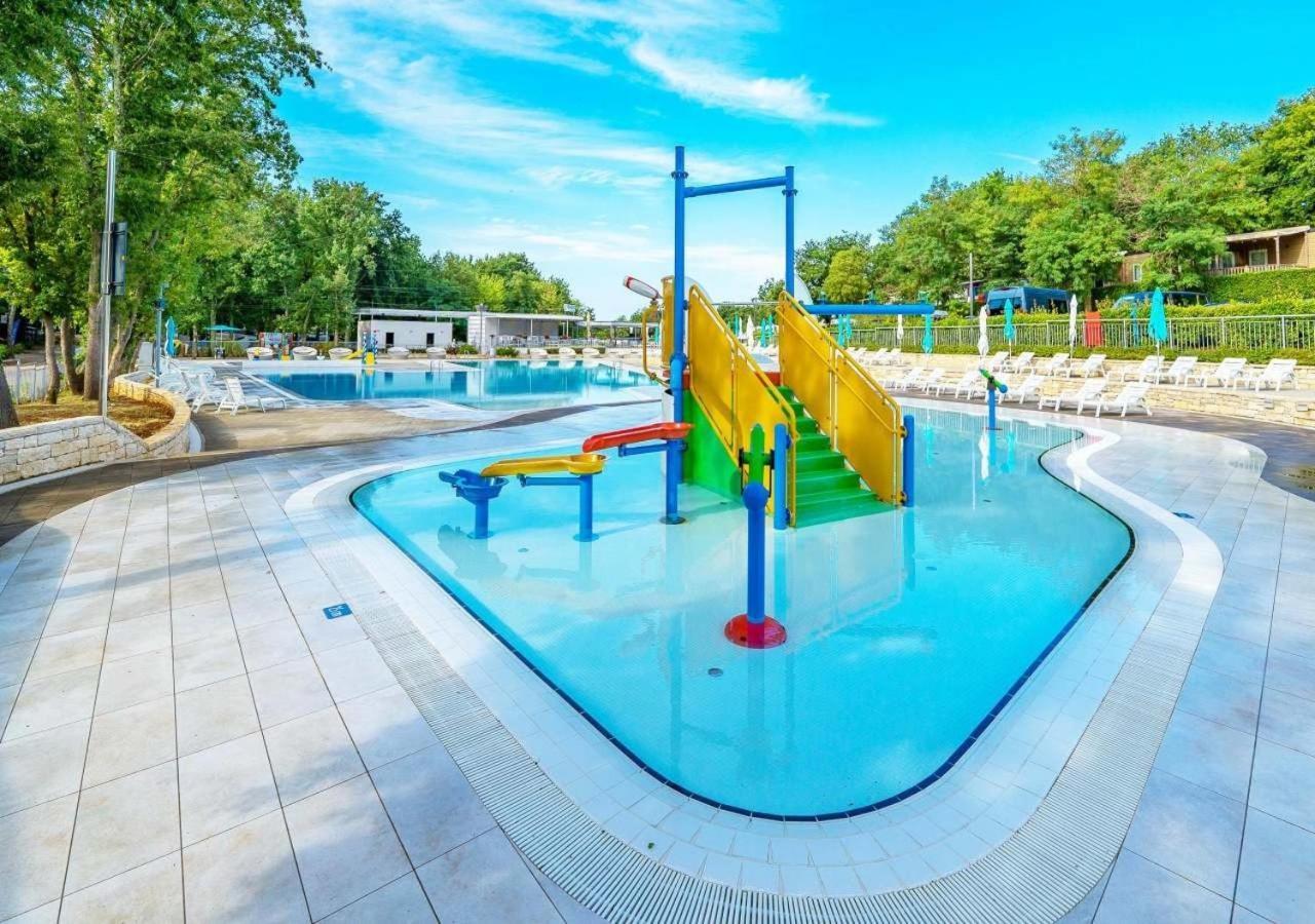 Camping Bijela Uvala - Eurocamp I Homair Пореч Екстер'єр фото