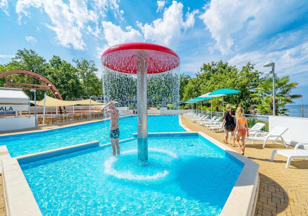 Camping Bijela Uvala - Eurocamp I Homair Пореч Екстер'єр фото