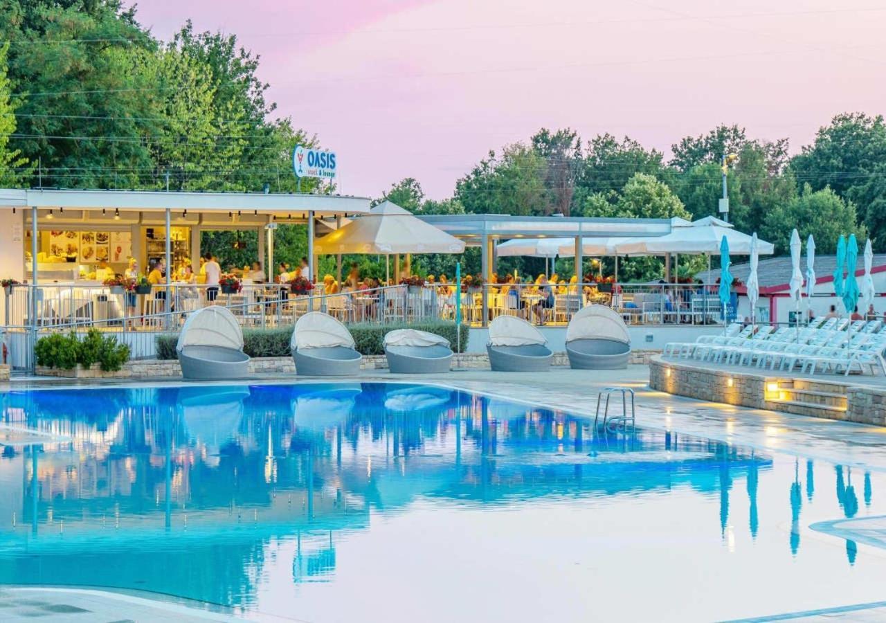 Camping Bijela Uvala - Eurocamp I Homair Пореч Екстер'єр фото