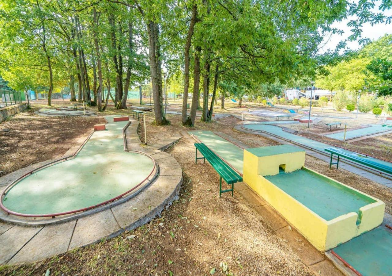 Camping Bijela Uvala - Eurocamp I Homair Пореч Екстер'єр фото